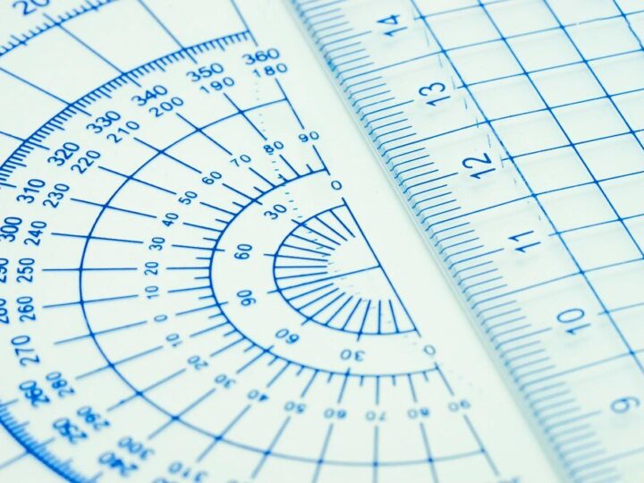 Funkcje trygonometryczne: Sinus, Cosinus i Tangens dla kątów 30, 45 i 60 stopni