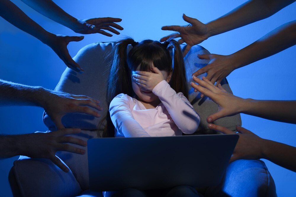Przykłady cyberprzemocy – jak ją rozpoznać?