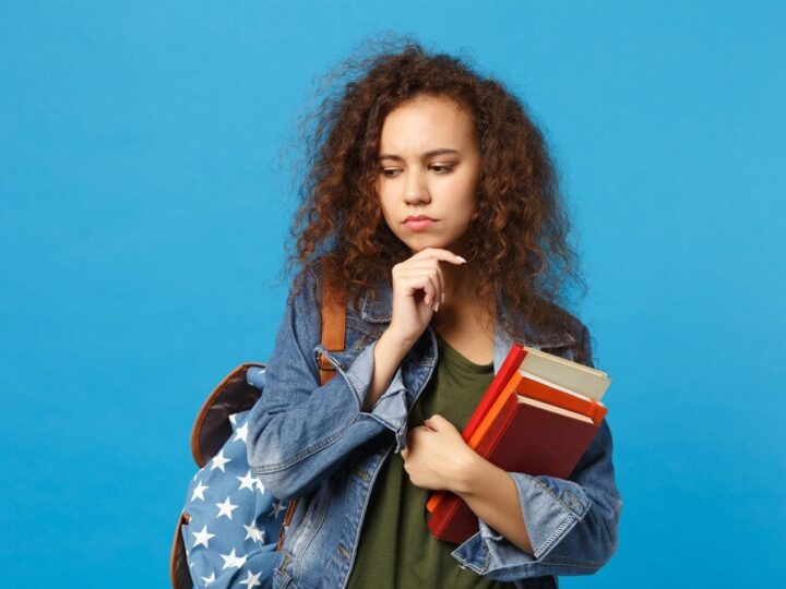 Czy uczelnia ubezpiecza studentów – co warto wiedzieć?